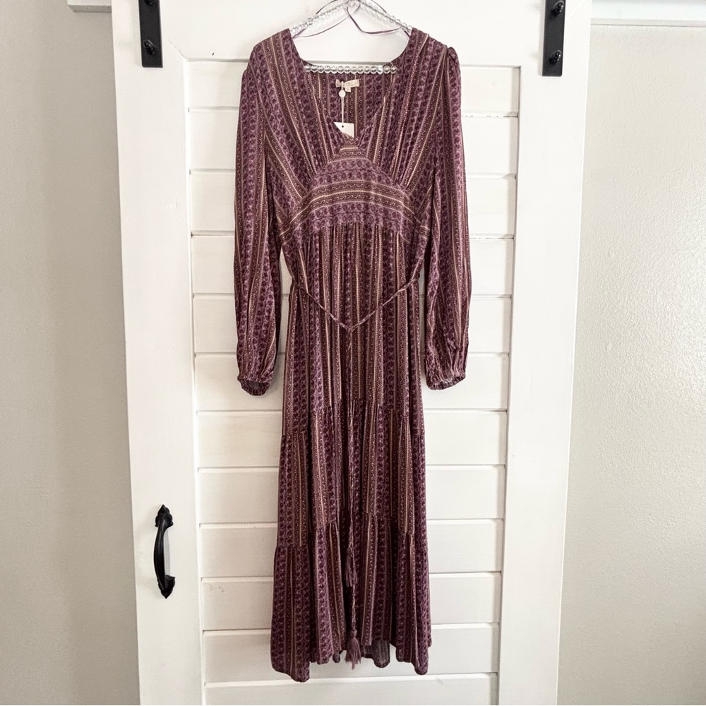 Chelsea & Violet NWT Long Sleeve Dress. Size L